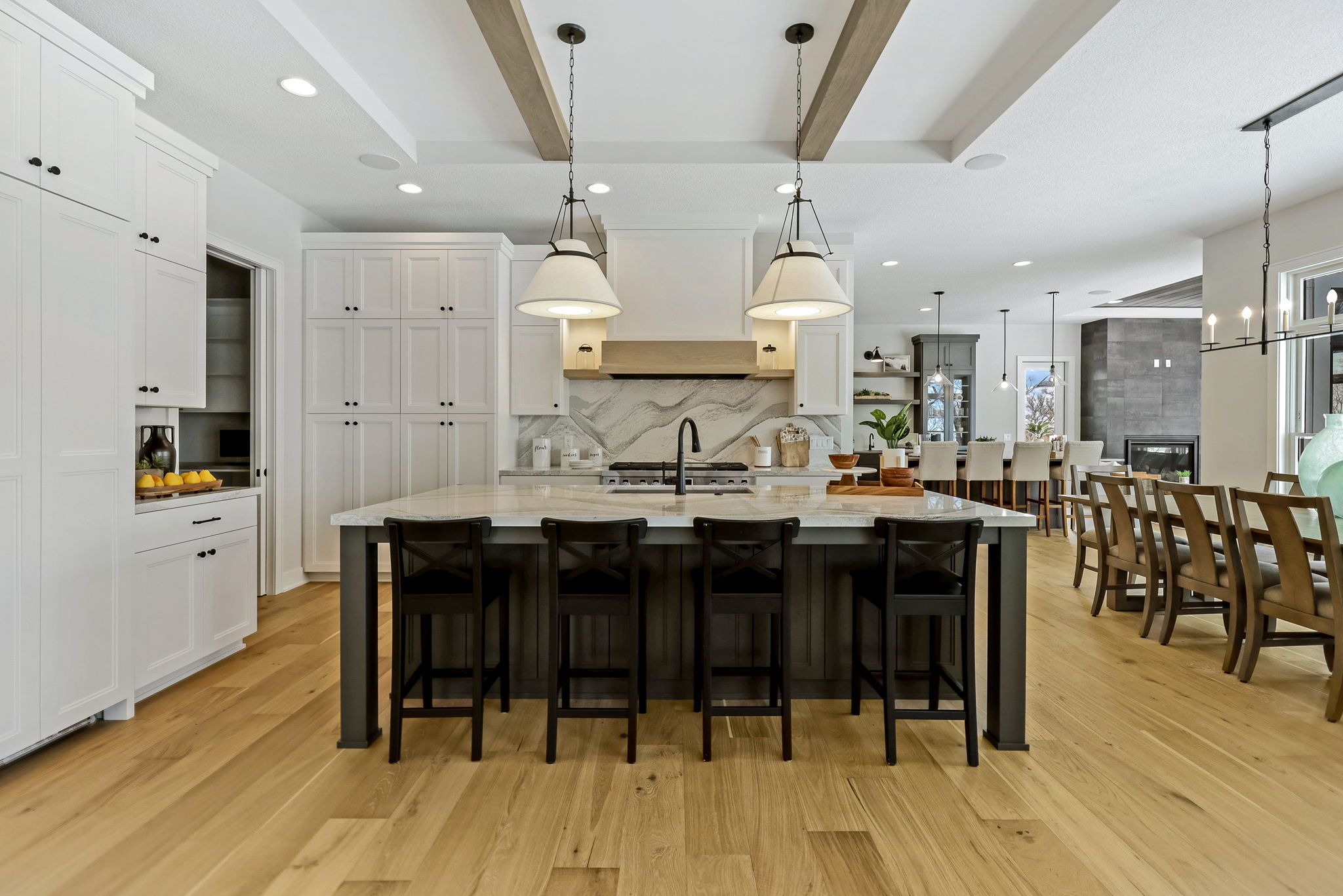 7972-207th-street-east-credit-river-mn-kitchen-island-four-chairs